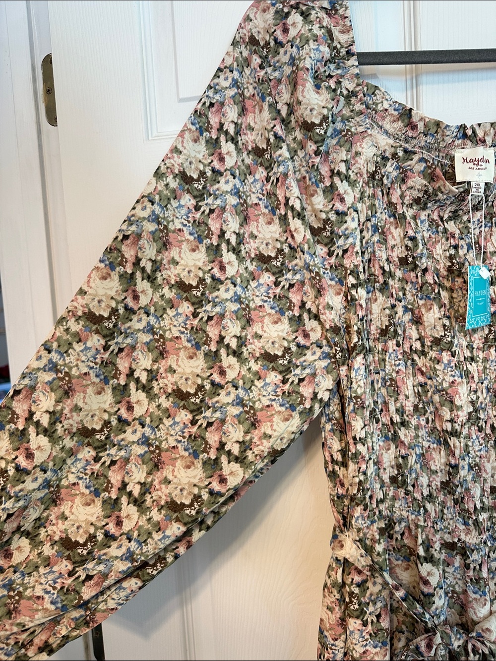 NWOT Hayden Floral Long Sleeve Jumpsuit in Cream and Pink - Picture 3 of 5